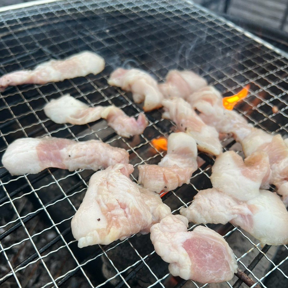 炭火で焼く食べ放題メニュー