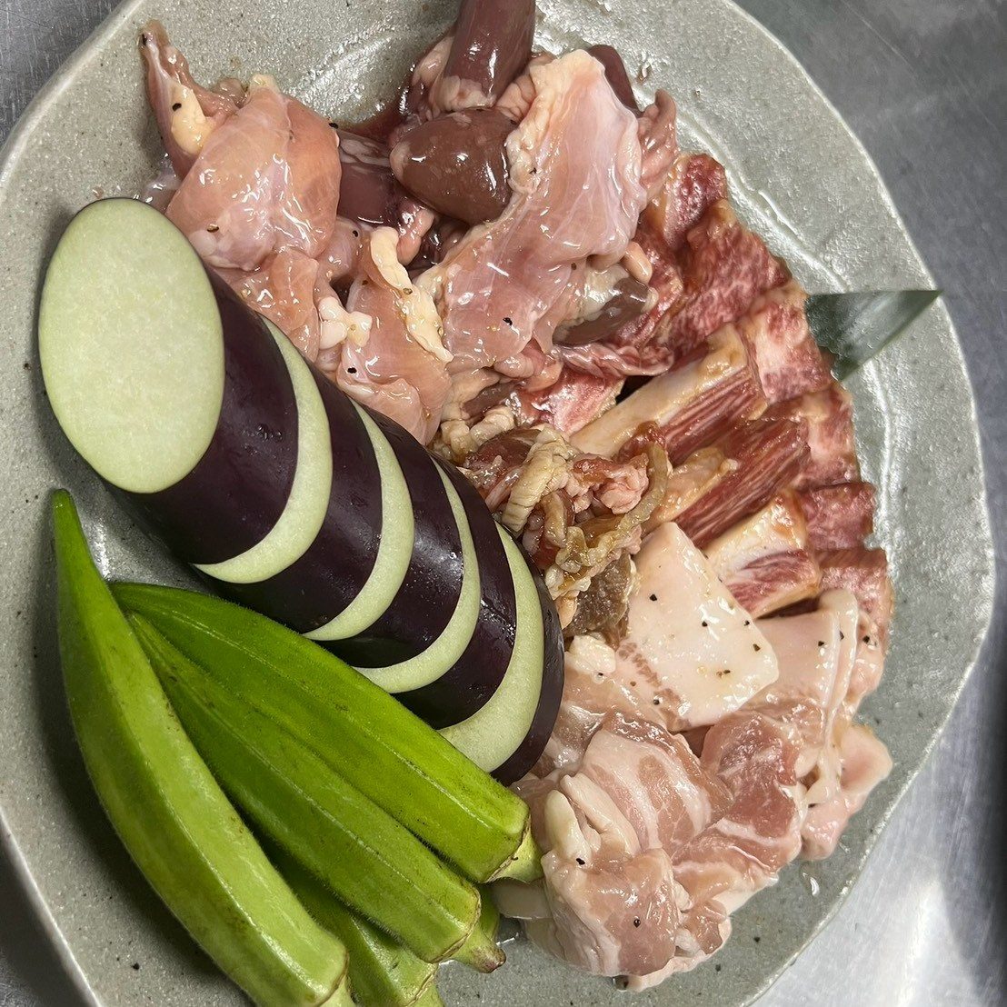 食べ放題メニューの盛り合わせ