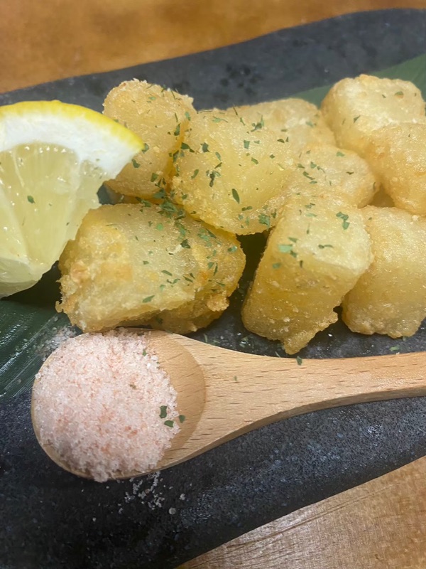 出汁の染みた大根唐揚げ